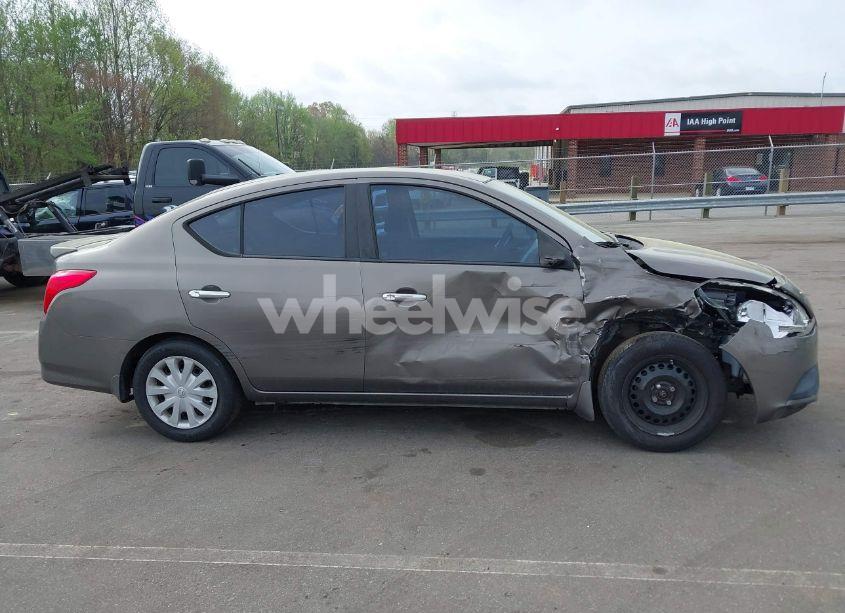 Photo 13 of 2015 Nissan Versa 1.6 SV (VIN 3N1CN7AP9FL883887)