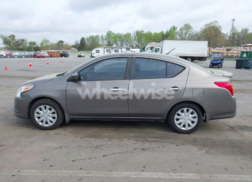 Photo 14 of 2015 Nissan Versa 1.6 SV (VIN 3N1CN7AP9FL883887)