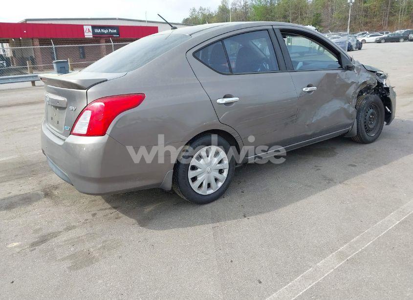 Photo 4 of 2015 Nissan Versa 1.6 SV (VIN 3N1CN7AP9FL883887)