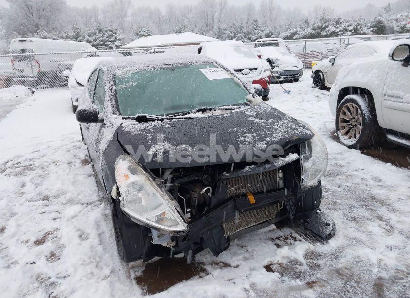 2015 Nissan Versa 1.6 S+ (VIN 3N1CN7AP9FL884053) main photo