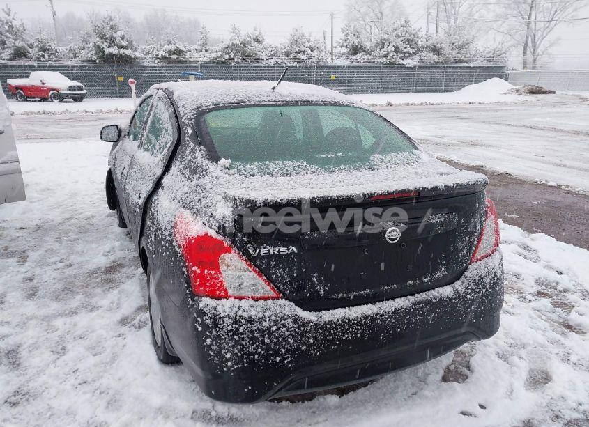 Photo 3 of 2015 Nissan Versa 1.6 S+ (VIN 3N1CN7AP9FL884053)