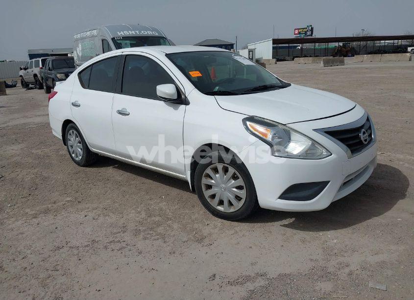 2015 Nissan Versa 1.6 SV (VIN 3N1CN7AP9FL893352) main photo