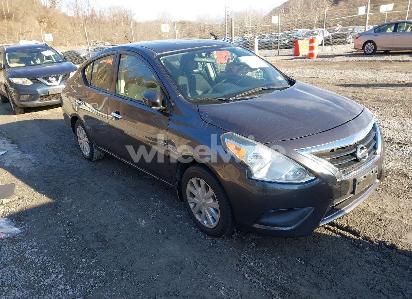 2015 Nissan Versa 1.6 SV (VIN 3N1CN7AP9FL919271) main photo