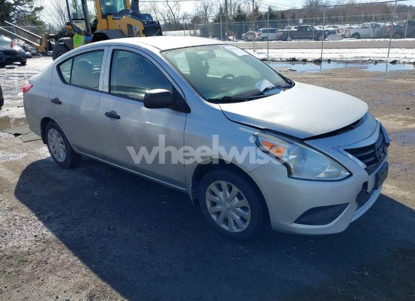 2015 Nissan Versa 1.6 S (VIN 3N1CN7AP9FL953288) main photo