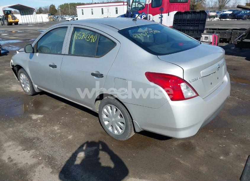 Photo 3 of 2015 Nissan Versa 1.6 S (VIN 3N1CN7AP9FL953288)
