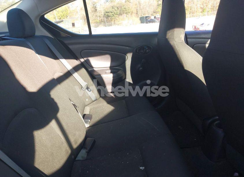 Photo 8 of 2015 Nissan Versa 1.6 S (VIN 3N1CN7AP9FL955591)