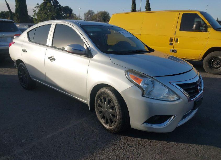 2016 Nissan Versa 1.6 S+ (VIN 3N1CN7AP9GL821875) main photo