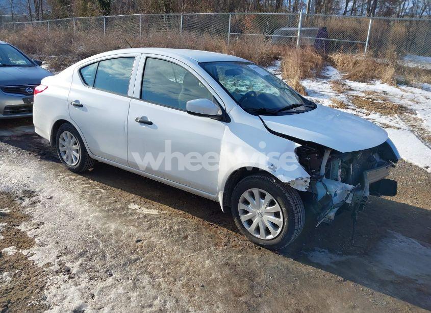 2016 Nissan Versa 1.6 S (VIN 3N1CN7AP9GL894132) main photo