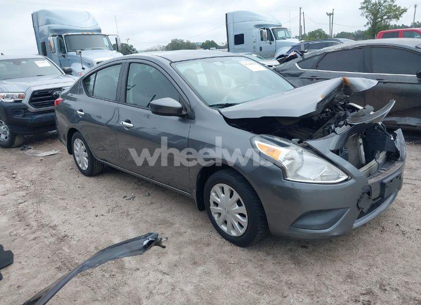 2017 Nissan Versa 1.6 SV (VIN 3N1CN7AP9HL835440) main photo