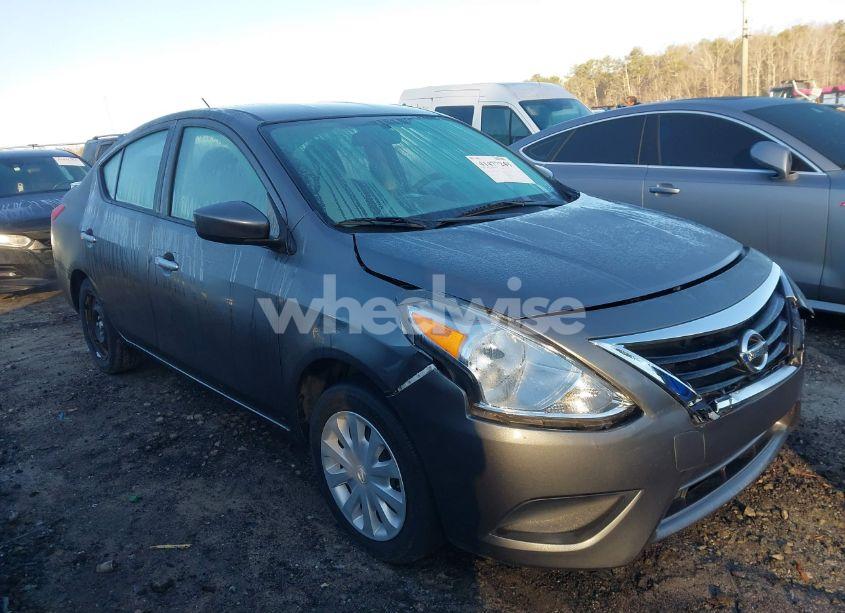 2018 Nissan Versa 1.6 SV (VIN 3N1CN7AP9JL820328) main photo