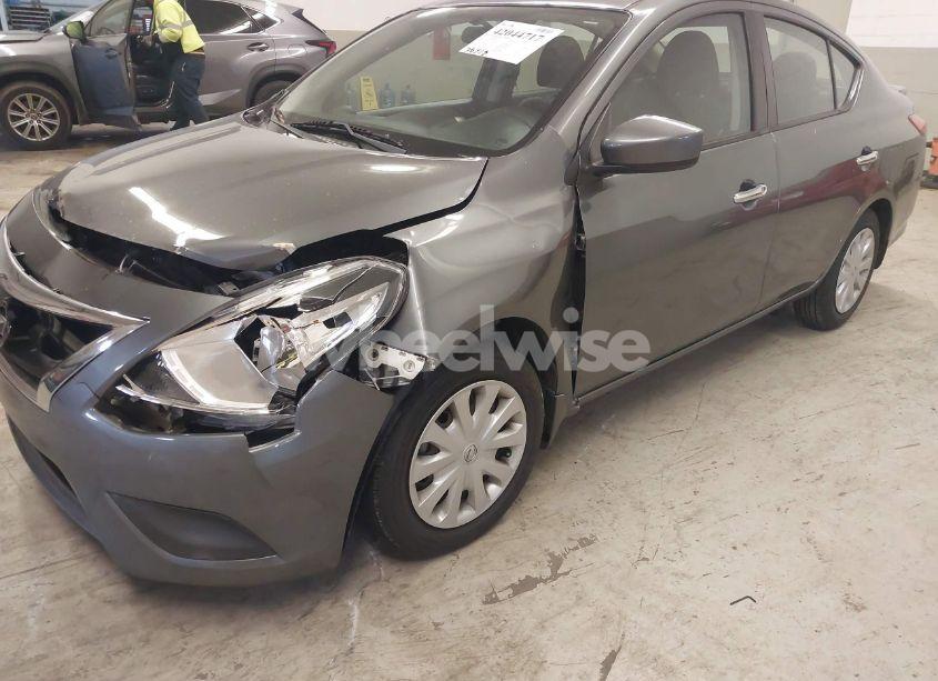 Photo 2 of 2018 Nissan Versa 1.6 SV (VIN 3N1CN7AP9JL832558)