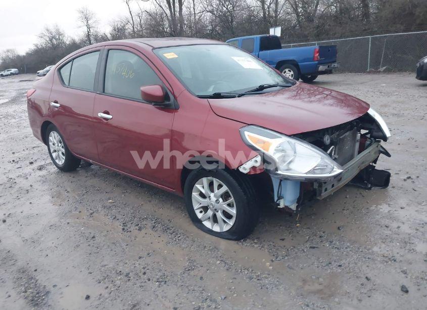 2018 Nissan Versa 1.6 SV (VIN 3N1CN7AP9JL833550) main photo