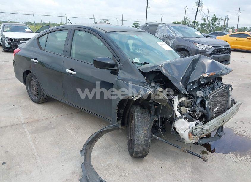 2018 Nissan Versa 1.6 SV (VIN 3N1CN7AP9JL843074) main photo