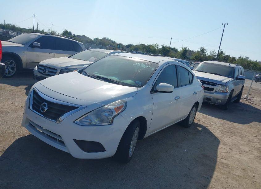 Photo 2 of 2019 Nissan Versa 1.6 SV (VIN 3N1CN7AP9KL801229)