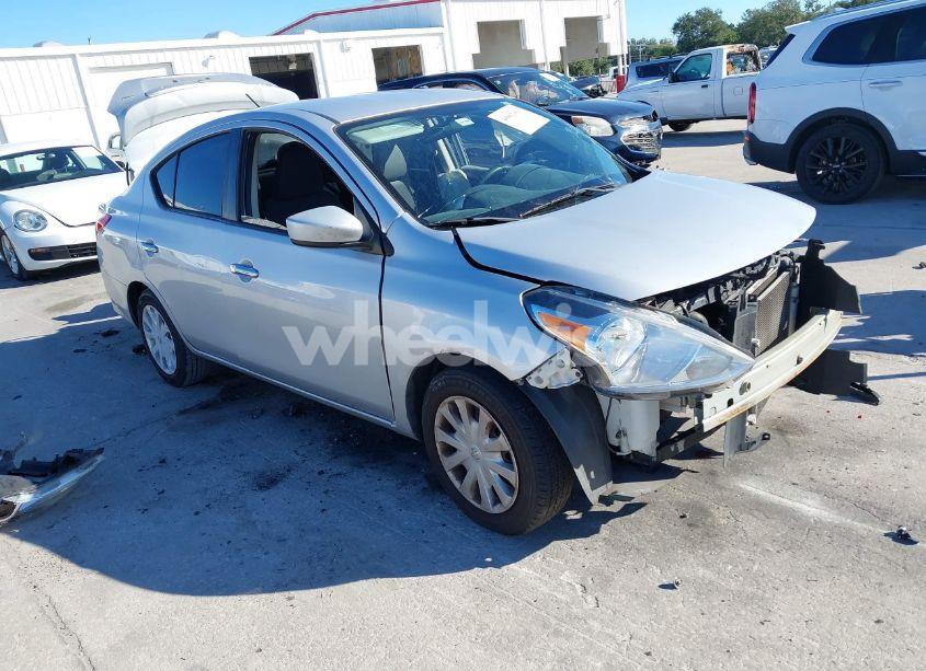 2019 Nissan Versa 1.6 SV (VIN 3N1CN7AP9KL826504) main photo