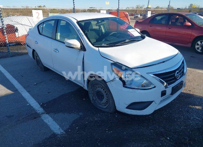 2019 Nissan Versa 1.6 SV (VIN 3N1CN7AP9KL829063) main photo