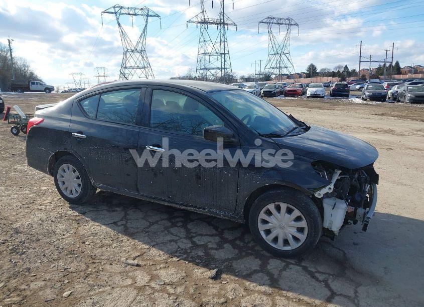 2019 Nissan Versa 1.6 SV (VIN 3N1CN7AP9KL851371) main photo