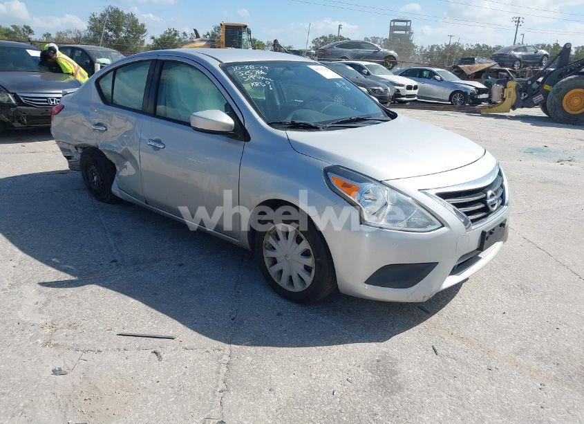 2019 Nissan Versa 1.6 SV (VIN 3N1CN7AP9KL853119) main photo