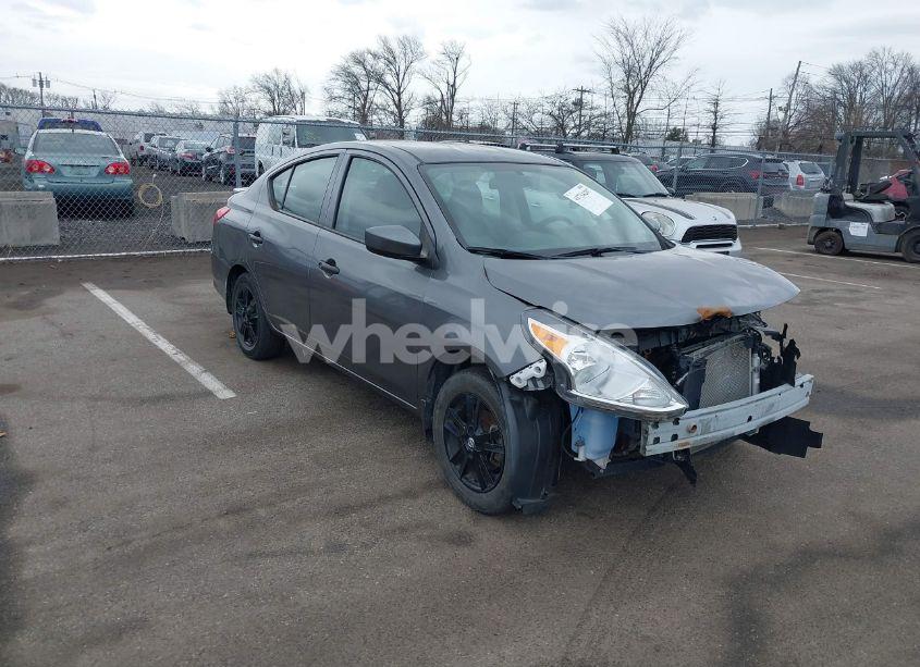 2019 Nissan Versa 1.6 S+ (VIN 3N1CN7AP9KL875881) main photo