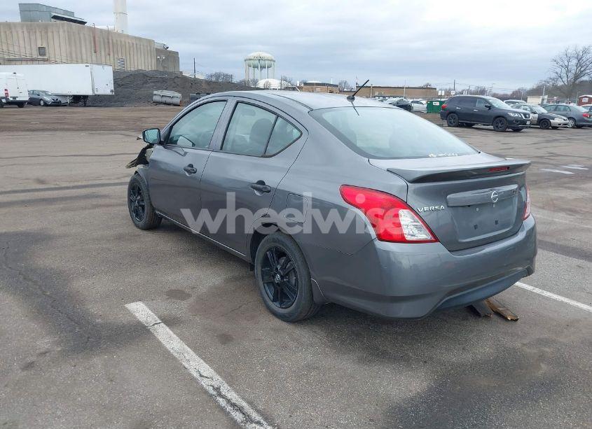 Photo 3 of 2019 Nissan Versa 1.6 S+ (VIN 3N1CN7AP9KL875881)