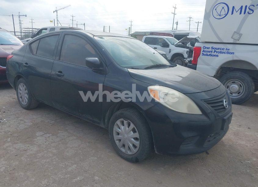 2012 Nissan Versa 1.6 S (VIN 3N1CN7APXCL824200) main photo