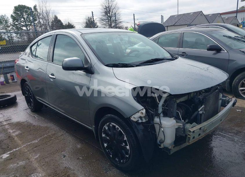 2013 Nissan Versa 1.6 SV (VIN 3N1CN7APXDL864987) main photo