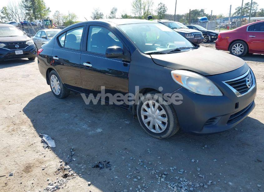 2013 Nissan Versa 1.6 SV (VIN 3N1CN7APXDL877402) main photo