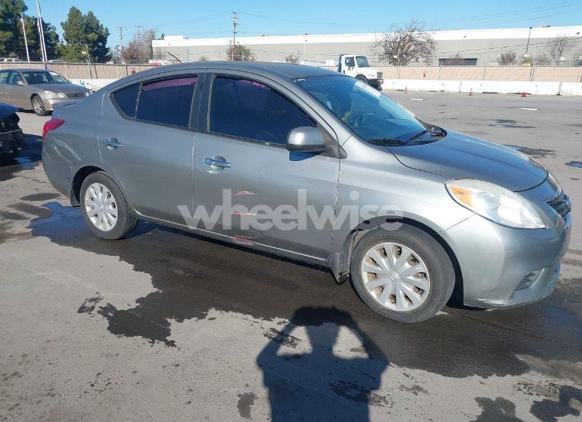 2013 Nissan Versa 1.6 SV (VIN 3N1CN7APXDL878923) main photo