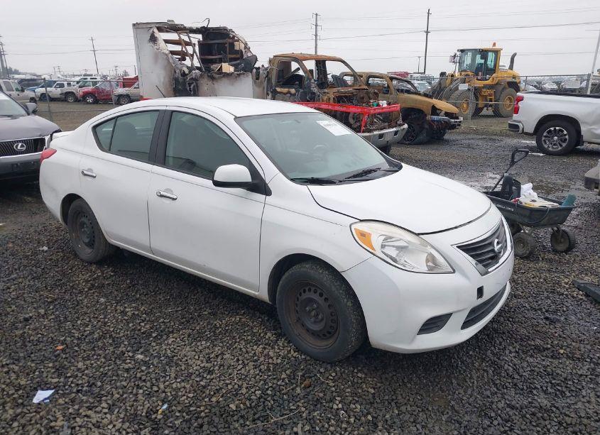 2013 Nissan Versa 1.6 SV (VIN 3N1CN7APXDL881238) main photo