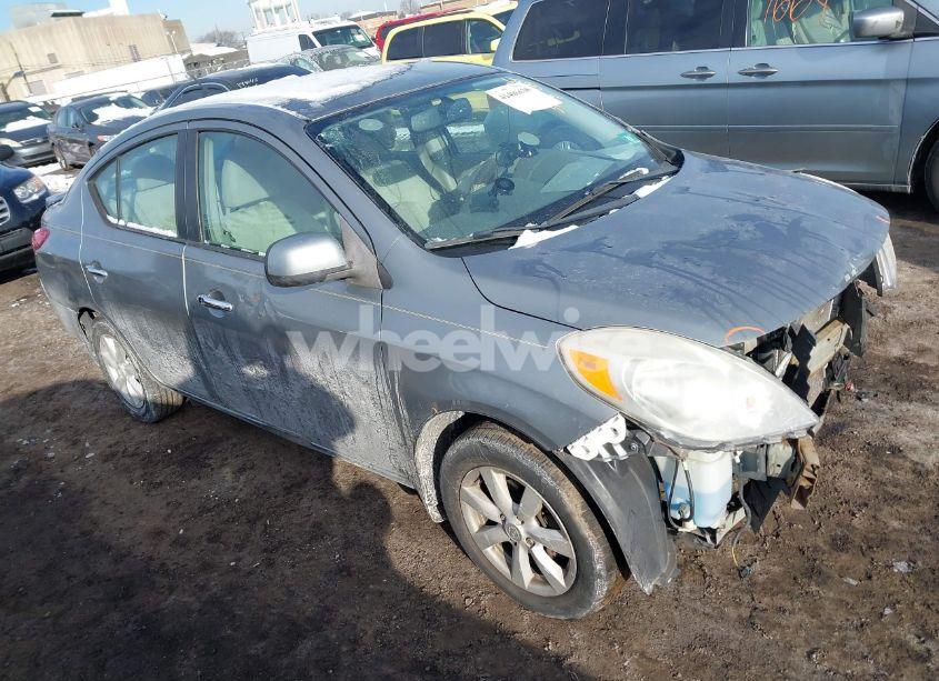 2013 Nissan Versa 1.6 SL (VIN 3N1CN7APXDL892112) main photo