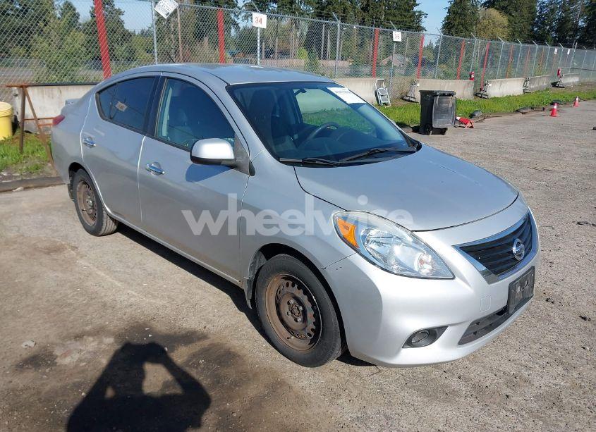 2013 Nissan Versa 1.6 SV (VIN 3N1CN7APXDL894328) main photo