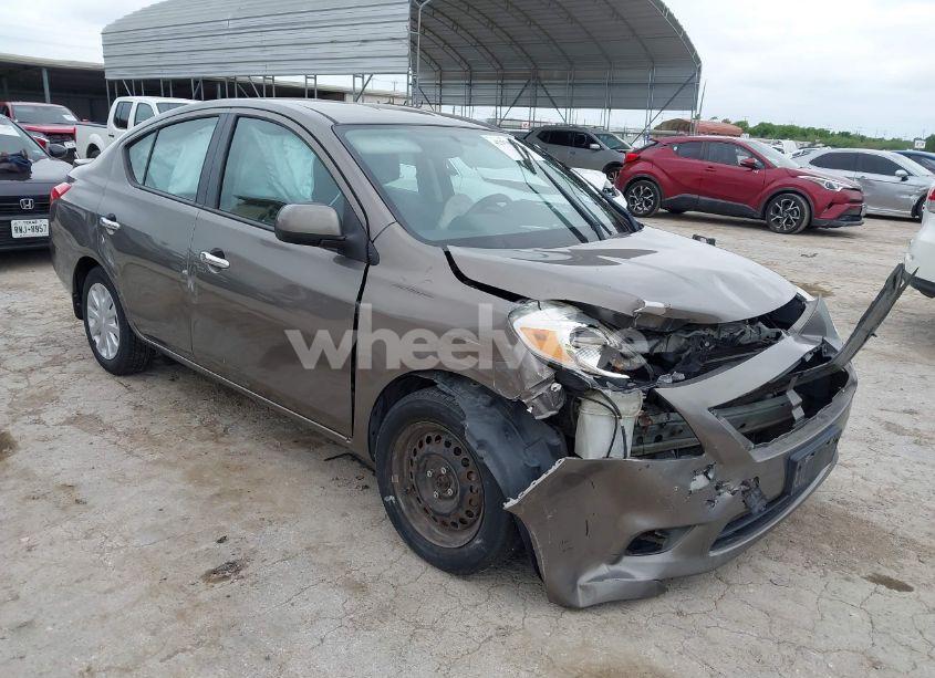 2014 Nissan Versa 1.6 SV (VIN 3N1CN7APXEL837340) main photo