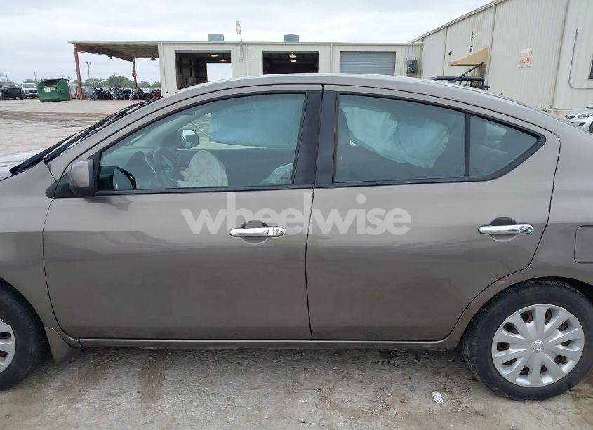 Photo 14 of 2014 Nissan Versa 1.6 SV (VIN 3N1CN7APXEL837340)