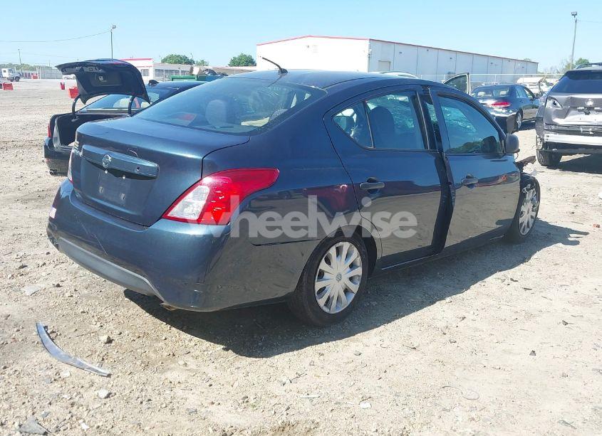 Photo 4 of 2015 Nissan Versa 1.6 S (VIN 3N1CN7APXFL813704)