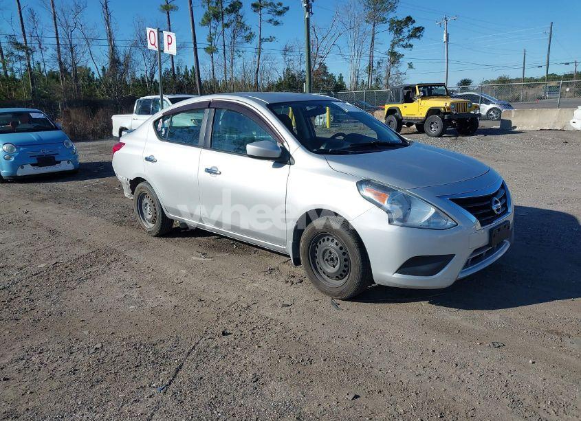 2015 Nissan Versa 1.6 SV (VIN 3N1CN7APXFL845374) main photo