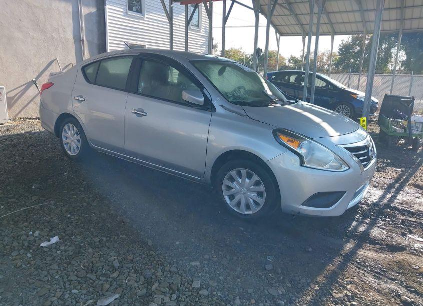 2015 Nissan Versa 1.6 SV (VIN 3N1CN7APXFL855810) main photo