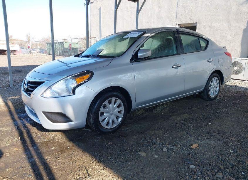Photo 2 of 2015 Nissan Versa 1.6 SV (VIN 3N1CN7APXFL855810)