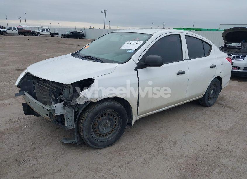 Photo 2 of 2015 Nissan Versa 1.6 S (VIN 3N1CN7APXFL909879)