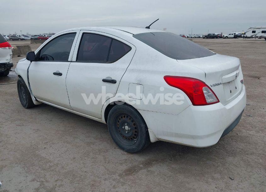 Photo 3 of 2015 Nissan Versa 1.6 S (VIN 3N1CN7APXFL909879)