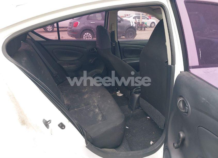 Photo 8 of 2015 Nissan Versa 1.6 S (VIN 3N1CN7APXFL909879)