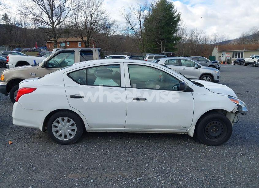 Photo 14 of 2015 Nissan Versa 1.6 S (VIN 3N1CN7APXFL920140)