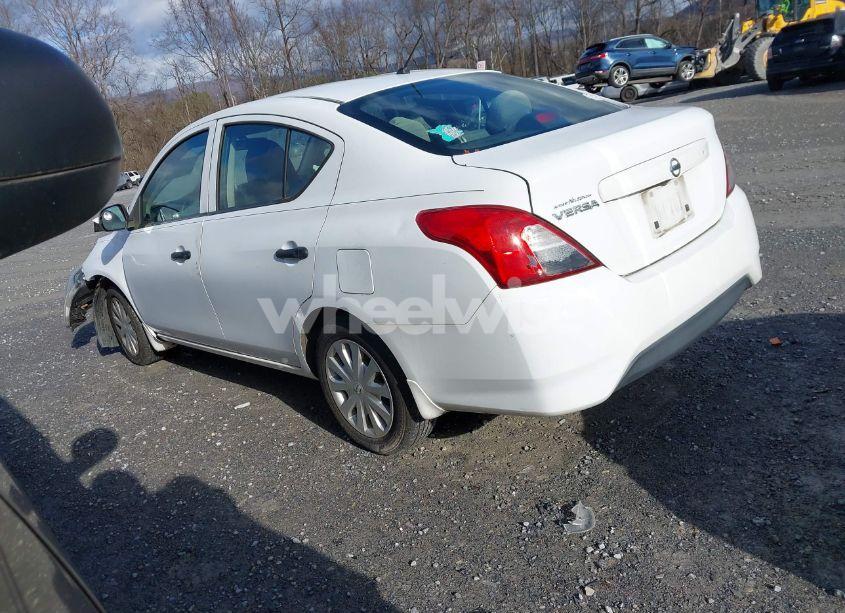 Photo 3 of 2015 Nissan Versa 1.6 S (VIN 3N1CN7APXFL920140)