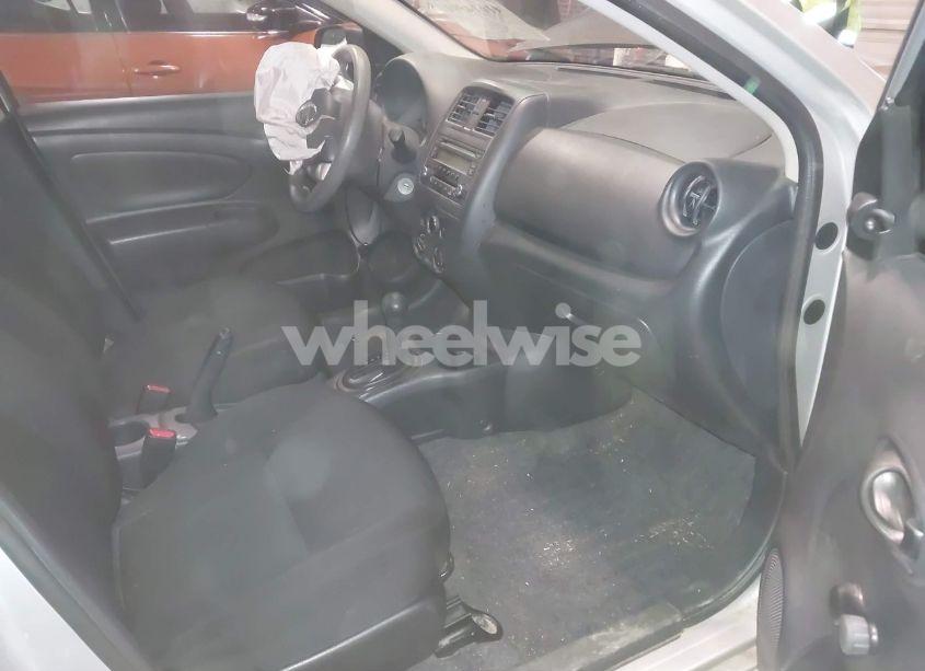 Photo 5 of 2015 Nissan Versa 1.6 S (VIN 3N1CN7APXFL930201)