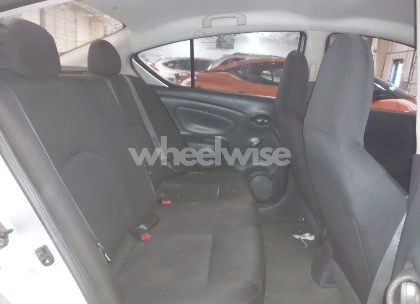 Photo 8 of 2015 Nissan Versa 1.6 S (VIN 3N1CN7APXFL930201)