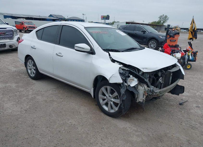 2016 Nissan Versa 1.6 SL (VIN 3N1CN7APXGL872477) main photo