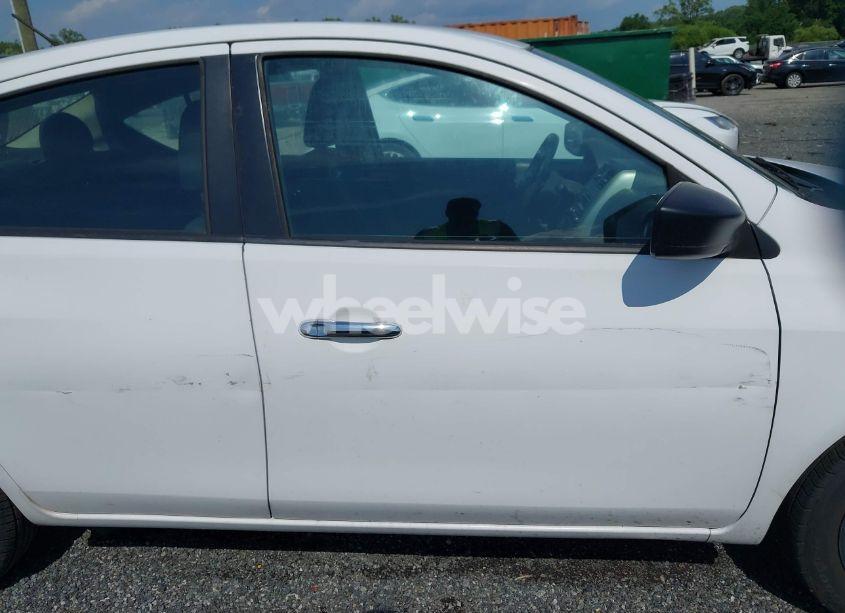 Photo 12 of 2016 Nissan Versa (VIN 3N1CN7APXGL886461)