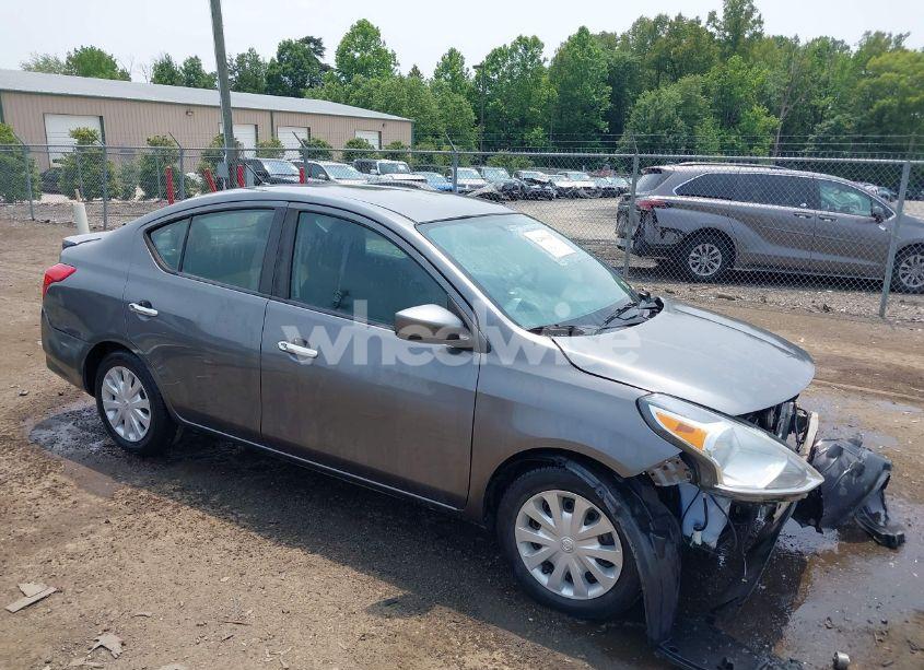 2016 Nissan Versa 1.6 SV (VIN 3N1CN7APXGL916946) main photo