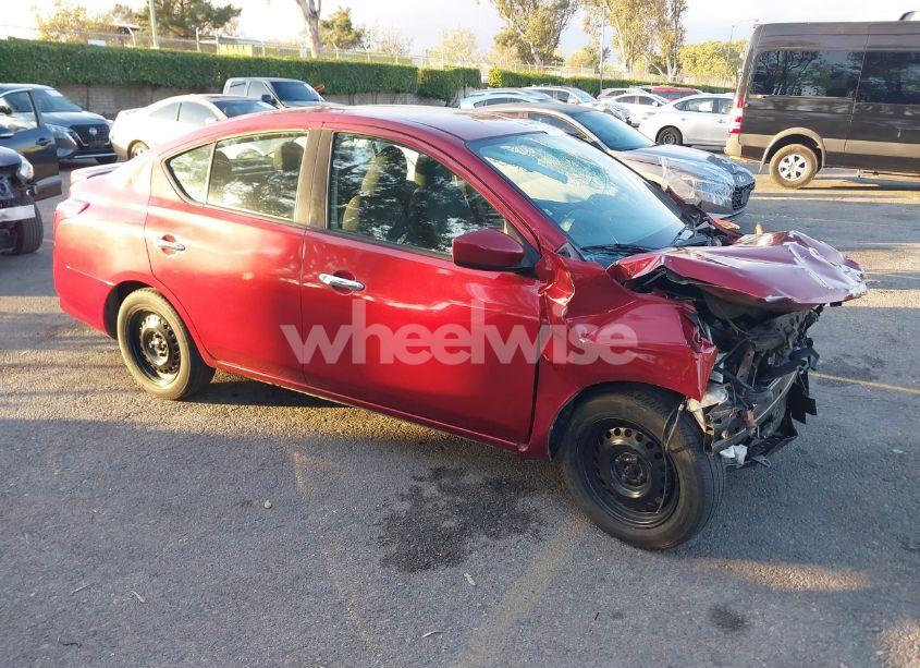 2017 Nissan Versa 1.6 SV (VIN 3N1CN7APXHK429253) main photo