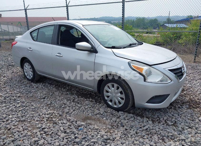 2017 Nissan Versa 1.6 SV (VIN 3N1CN7APXHK432119) main photo