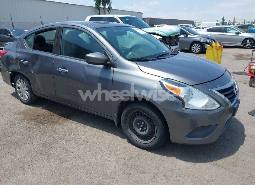 2017 Nissan Versa 1.6 SV (VIN 3N1CN7APXHL901607) main photo